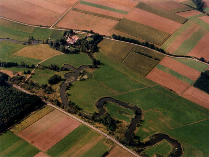  Neumühle mit Wörnitzaue, Luftbild, Befliegung August 1997 